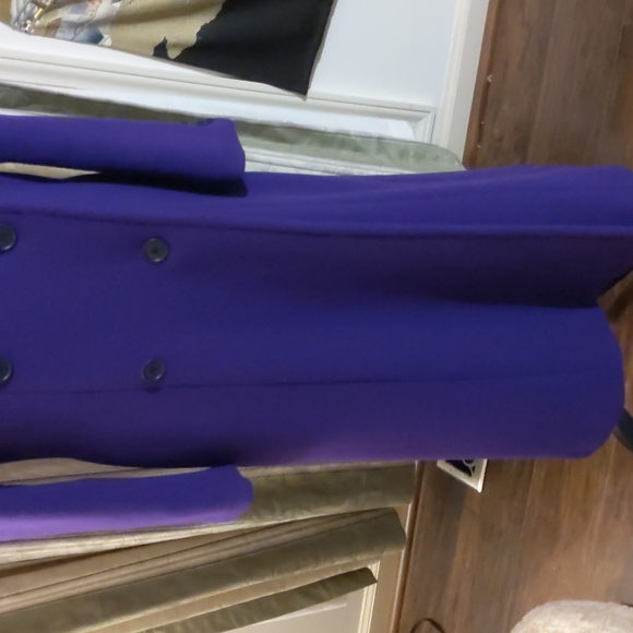 Vintage Christian Dior Purple Wool Coat with Black Velvet Collar, size 6 - Picture 3 of 10